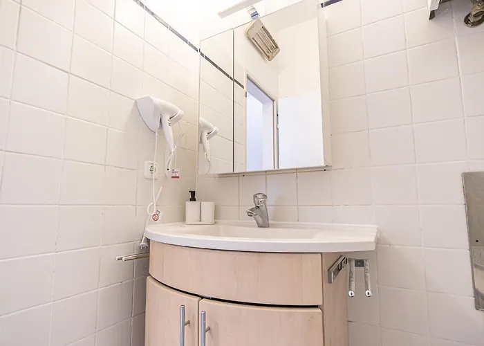 Lovely 2br & 1lr In The Heart Of Daire