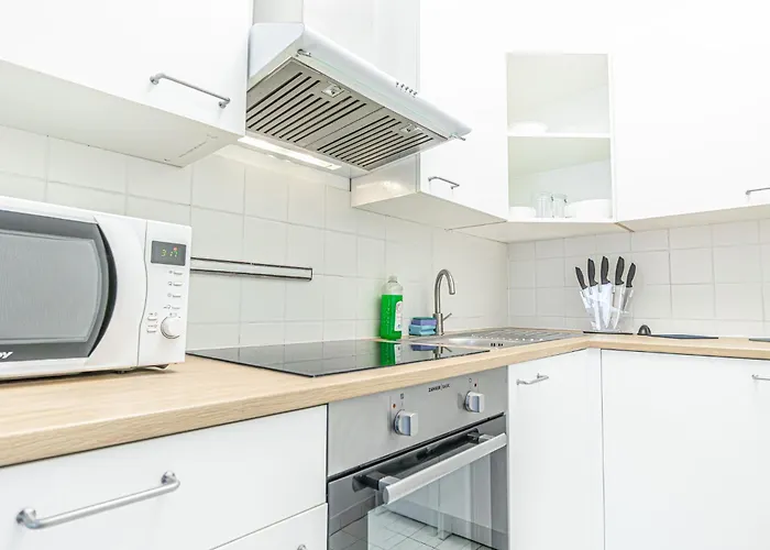 Lovely 2br & 1lr In The Heart Of Daire *
